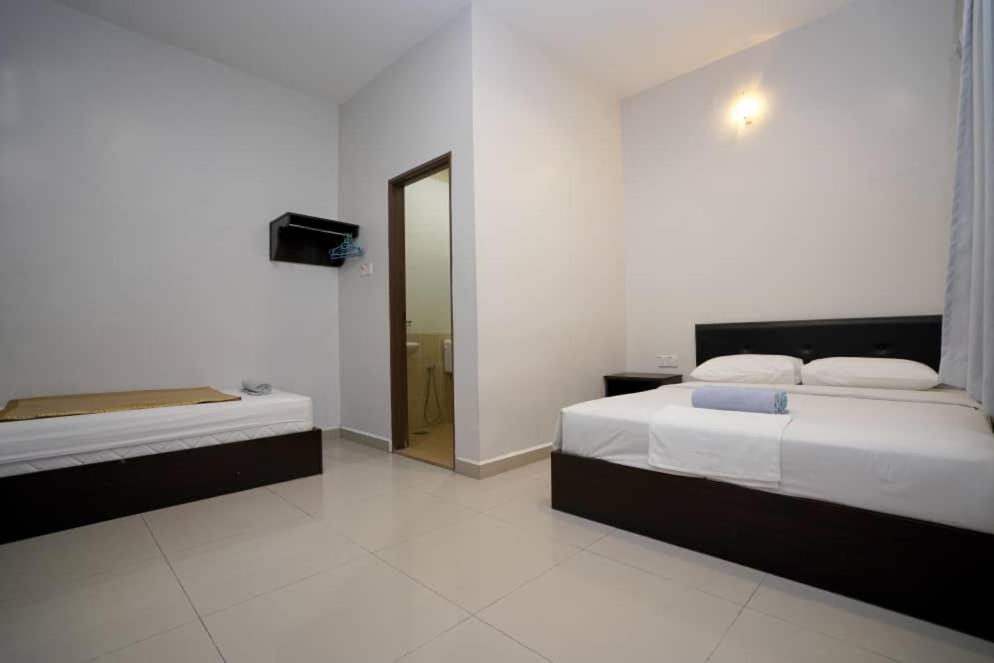 Ck Hotel Lumut Exterior foto